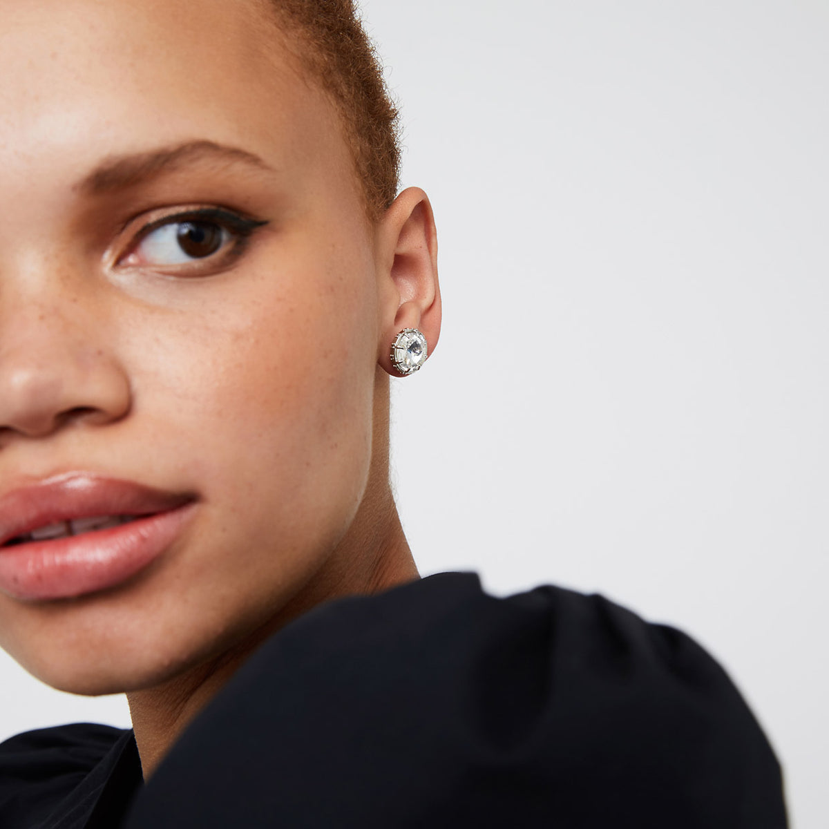 Mae Stud Earrings - Clear