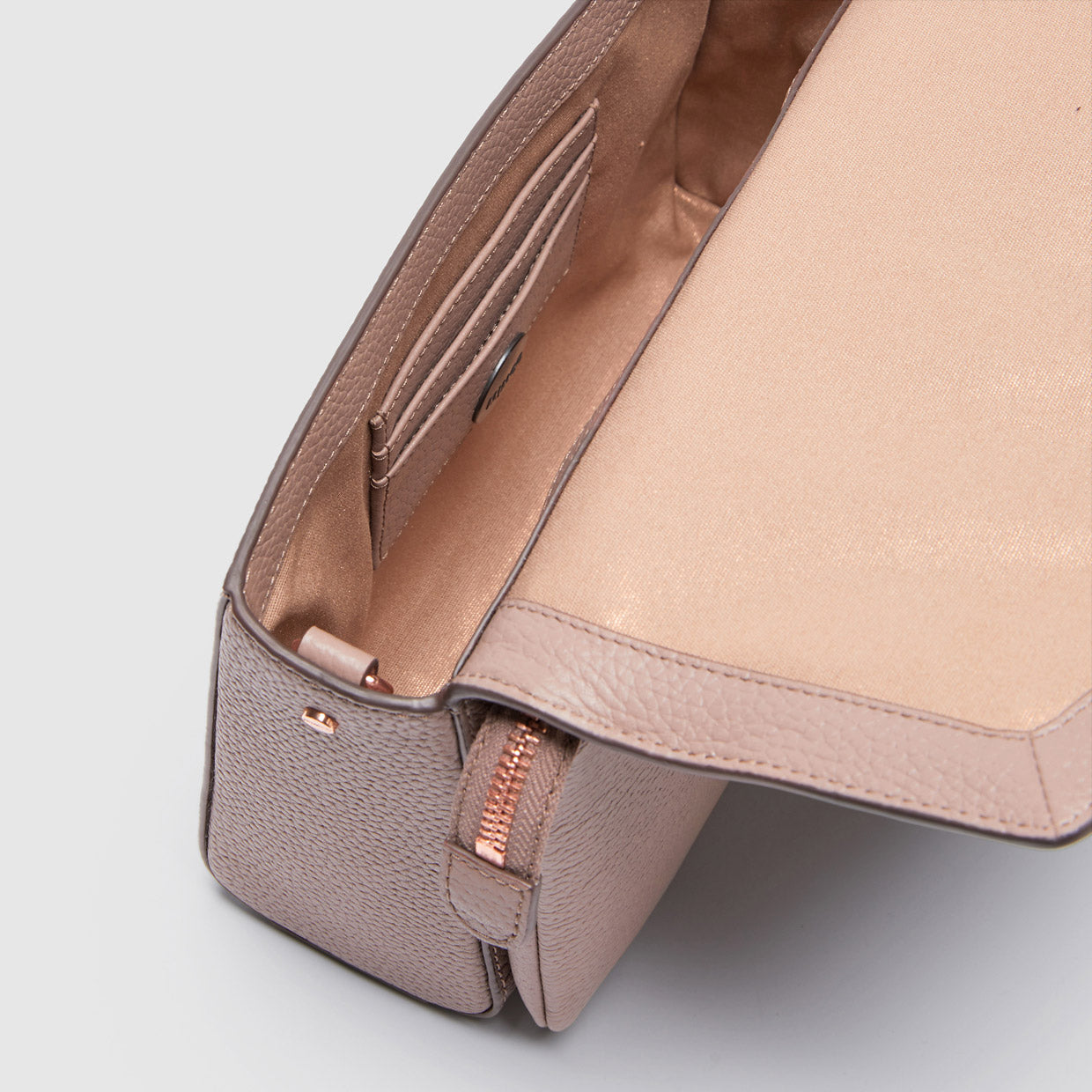 D-VINE CROSS BODY BAG - Balsa