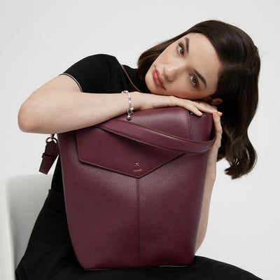 D-Vine Bucket Bag - Bordeaux