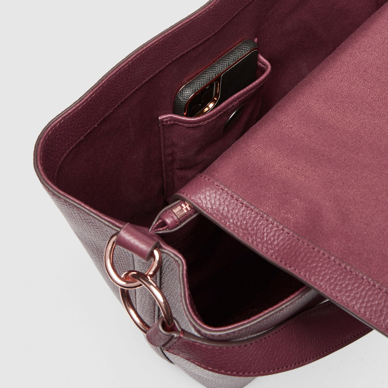 D-Vine Bucket Bag - Bordeaux