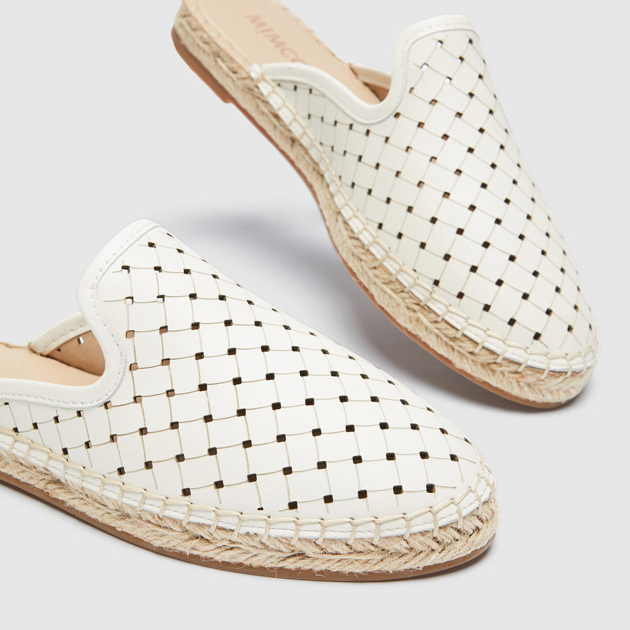 Lively Slides - White