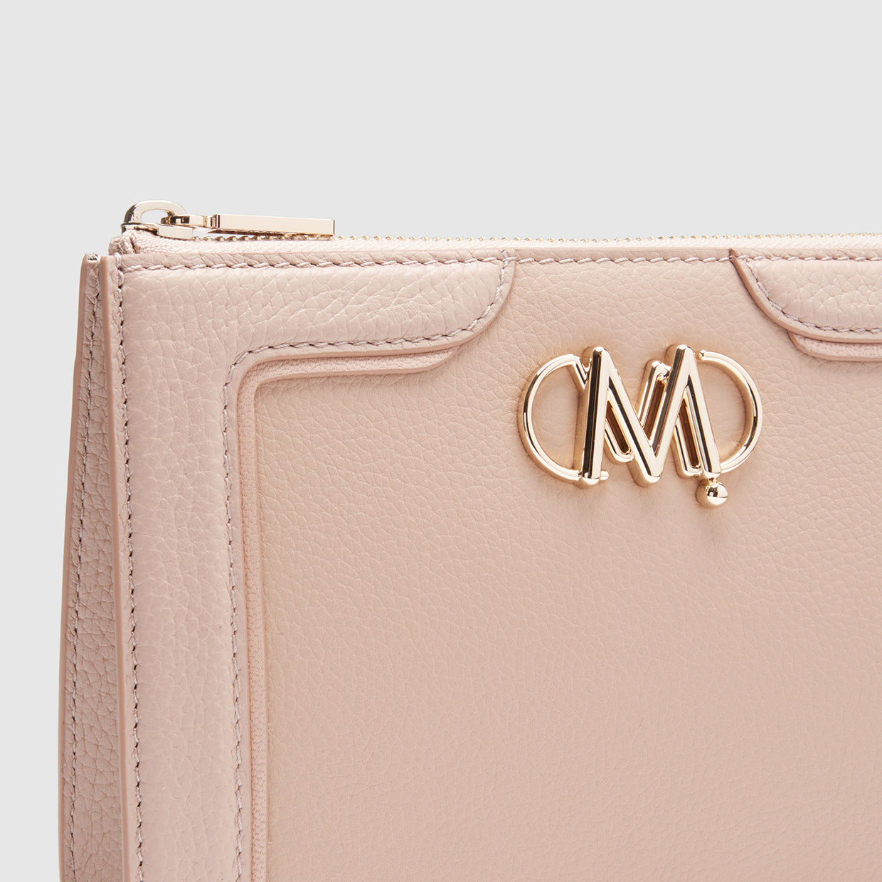 Unite Medium Pouch - Almond