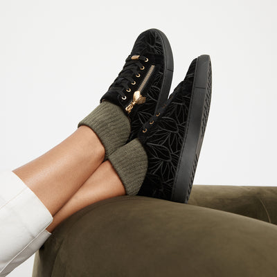 Queen B Sneakers - Black