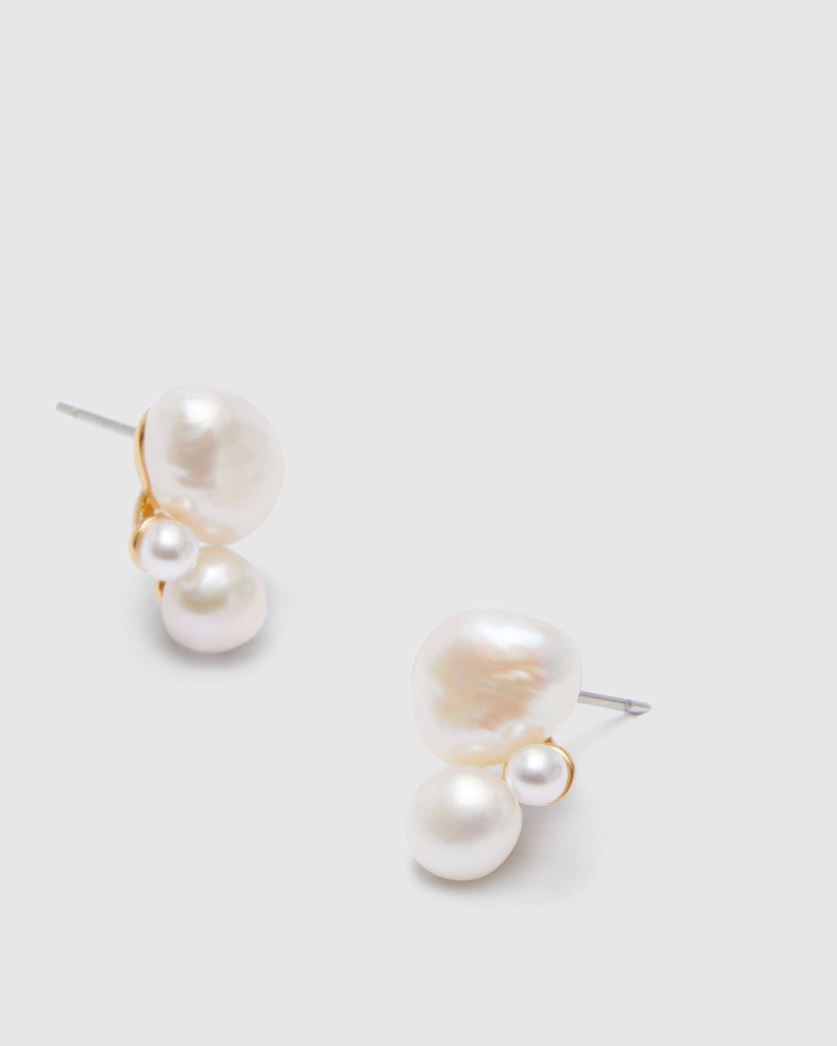 Midsummer Stud Earrings - Pearl