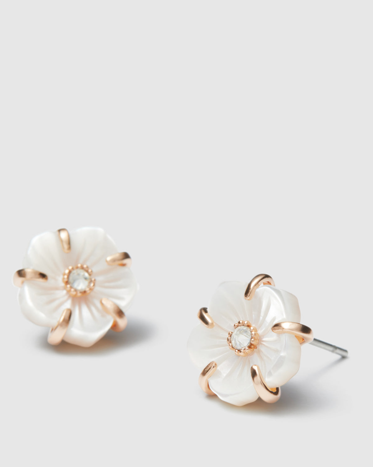 Heirloom Stud Earrings - Pearl