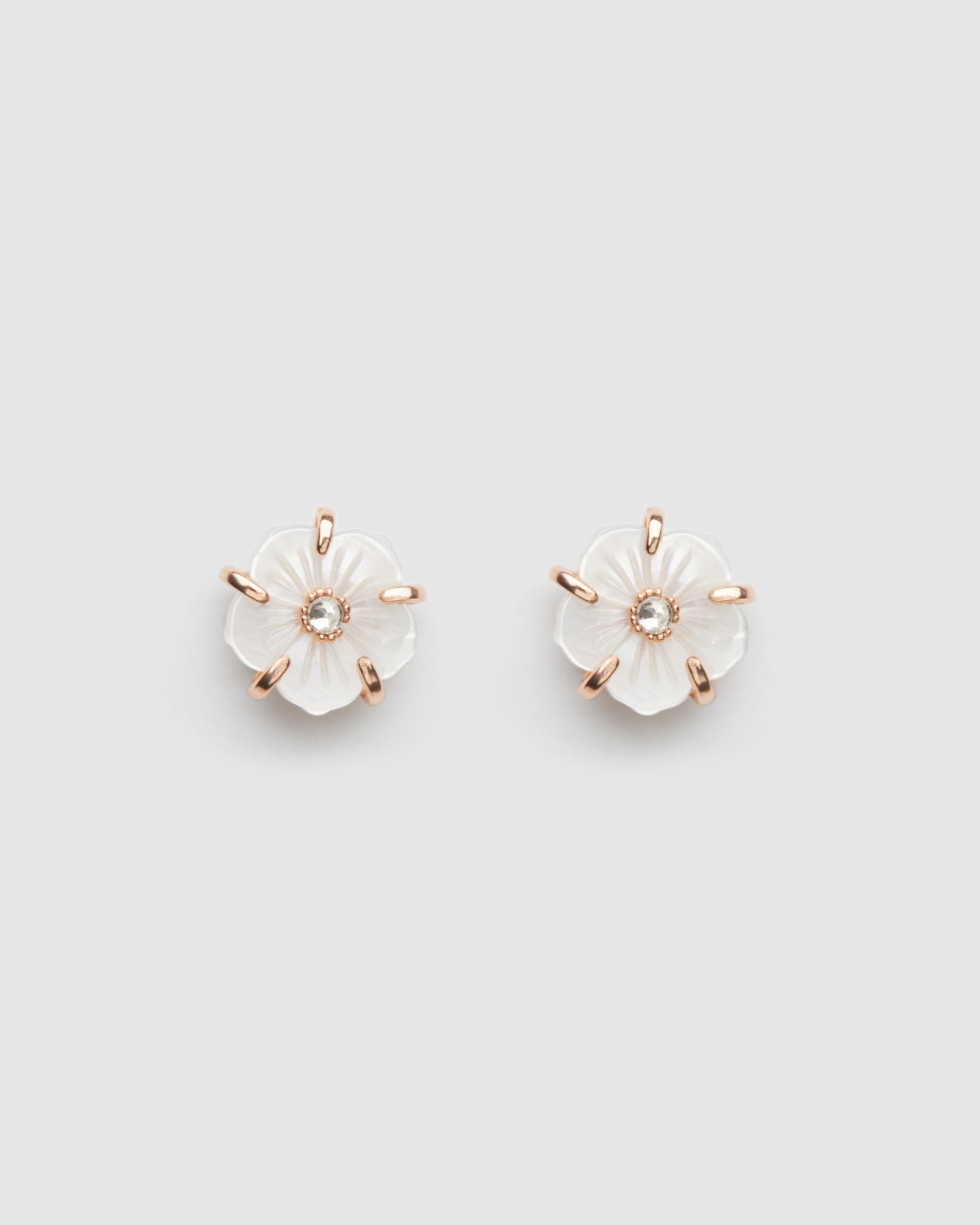 Heirloom Stud Earrings - Pearl