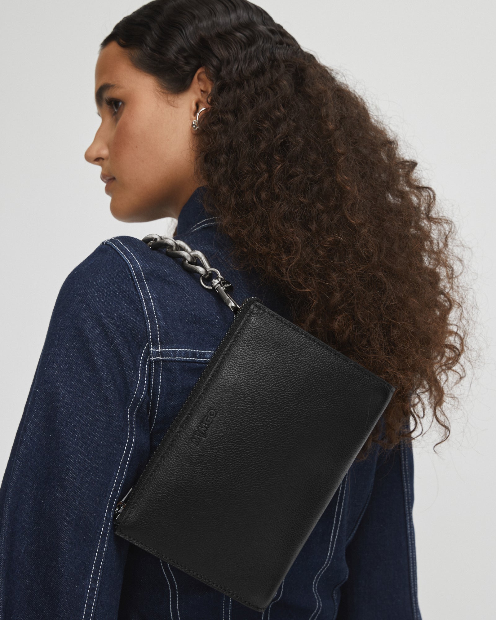 Classico Zip Medium Pouch - Black Gunmetal