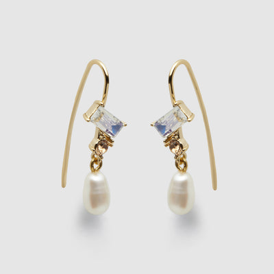 Fascinate Hook Earrings - Alabaster