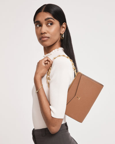 D-Vine Medium Pouch - Caramel