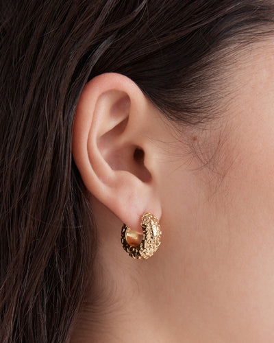Cool Cat Huggie Hoop Earrings - Gold