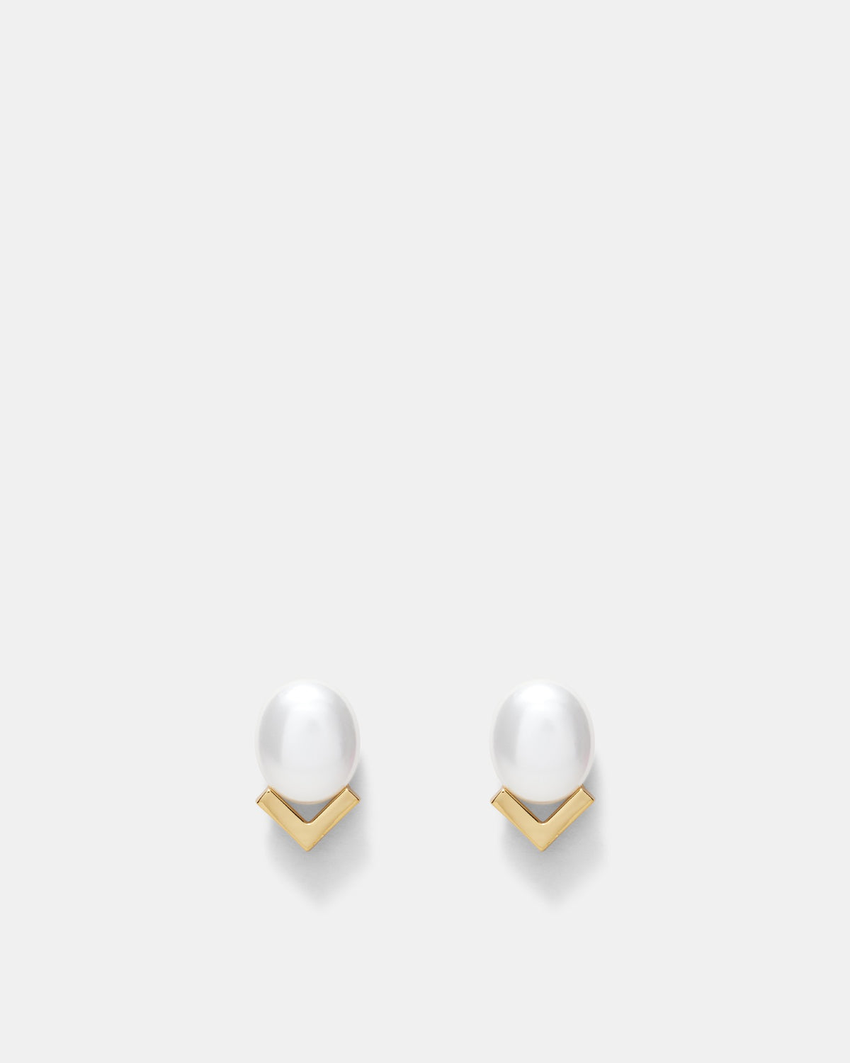 One Way Or Another Large Stud Earrings - Pearl