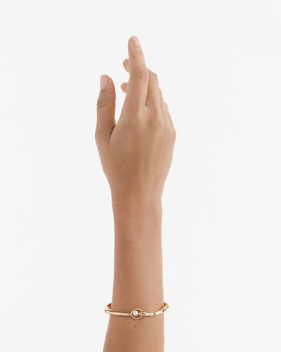 Cadence Pearl Bangle - Gold