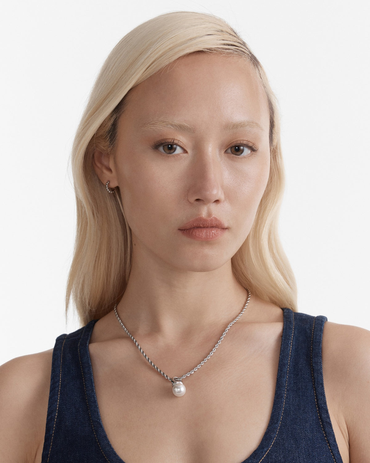 En Pointe Pearl Pendant Necklace - Silver