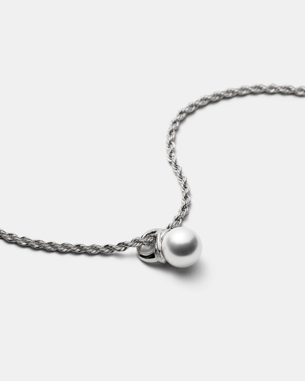 En Pointe Pearl Pendant Necklace - Silver