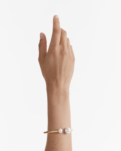 En Pointe Pearl Bangle - Gold