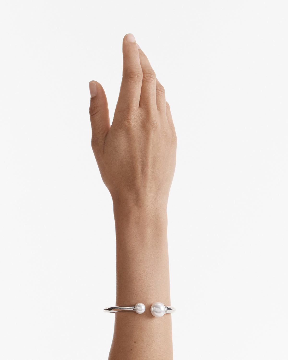 En Pointe Pearl Bangle - Silver