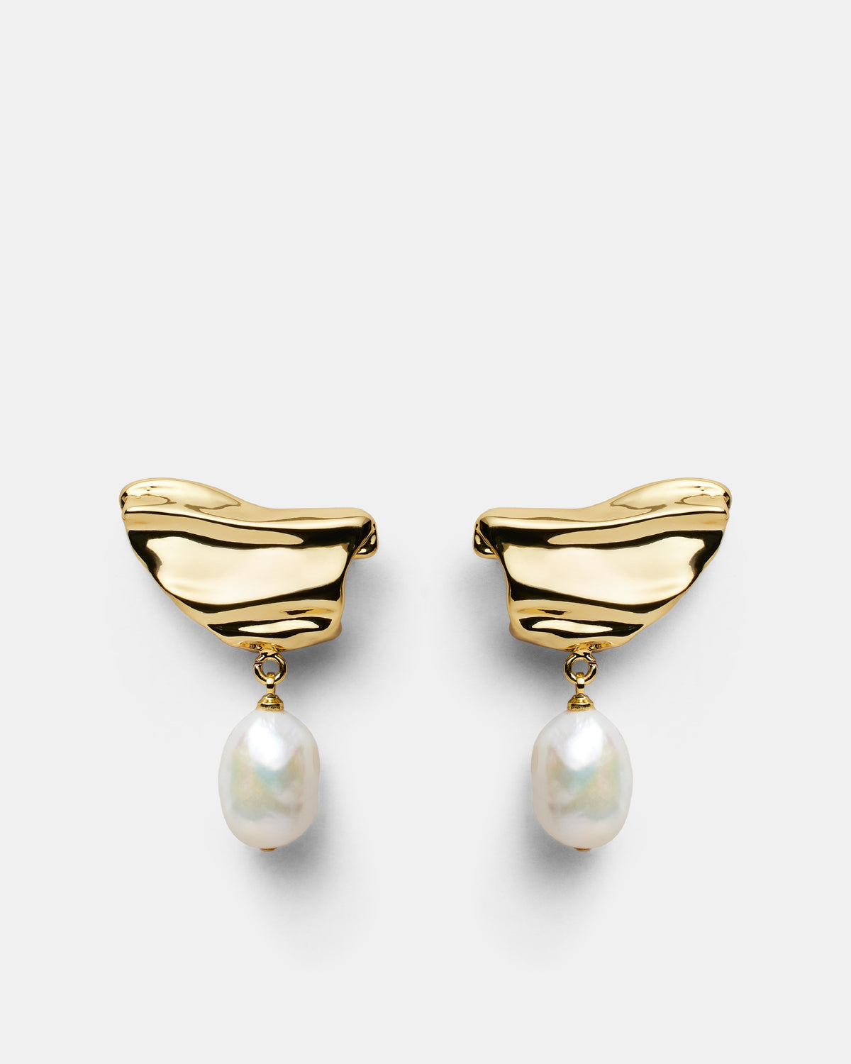 Curtain Call Pearl Earrings - Gold