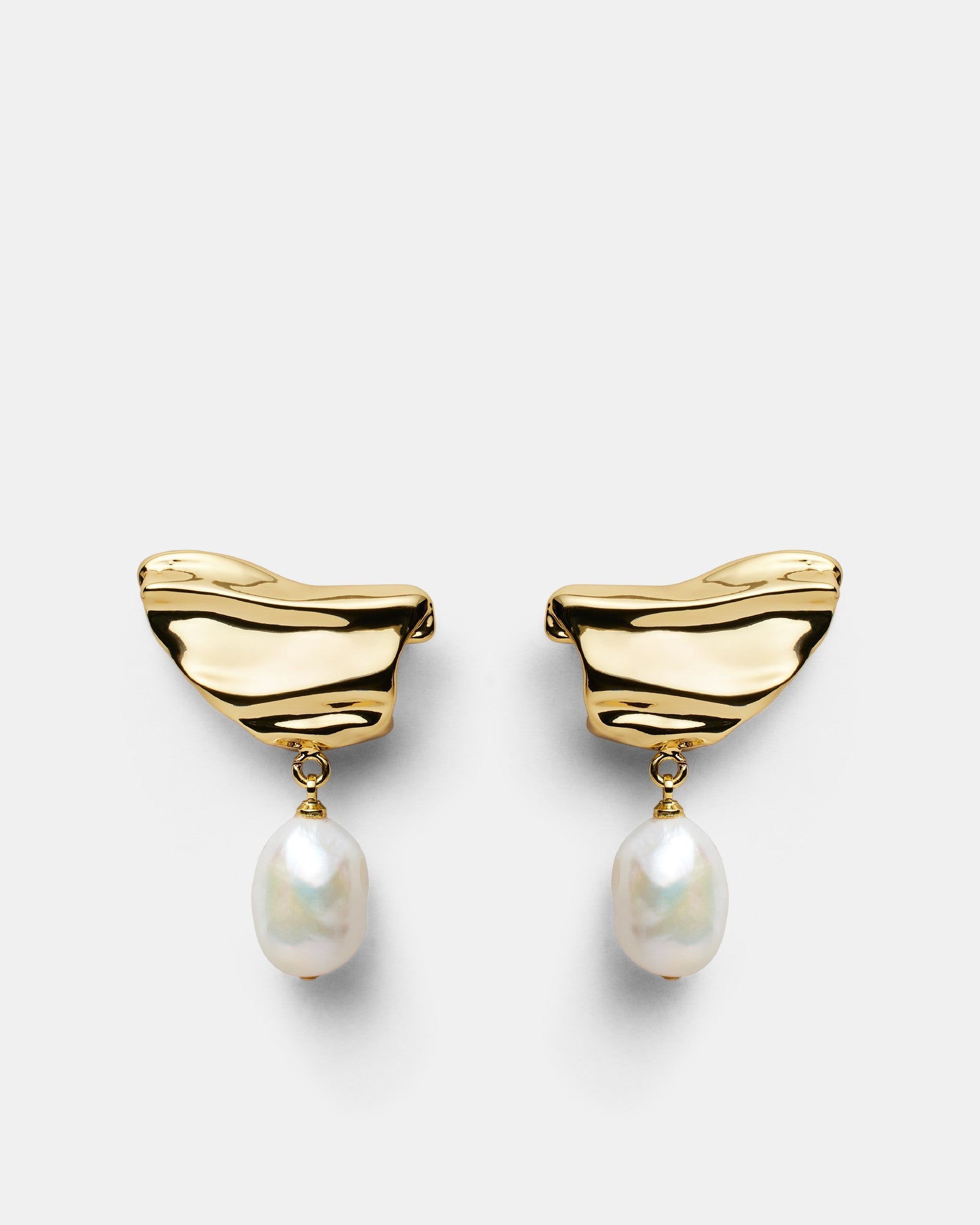 Curtain Call Pearl Earrings - Gold