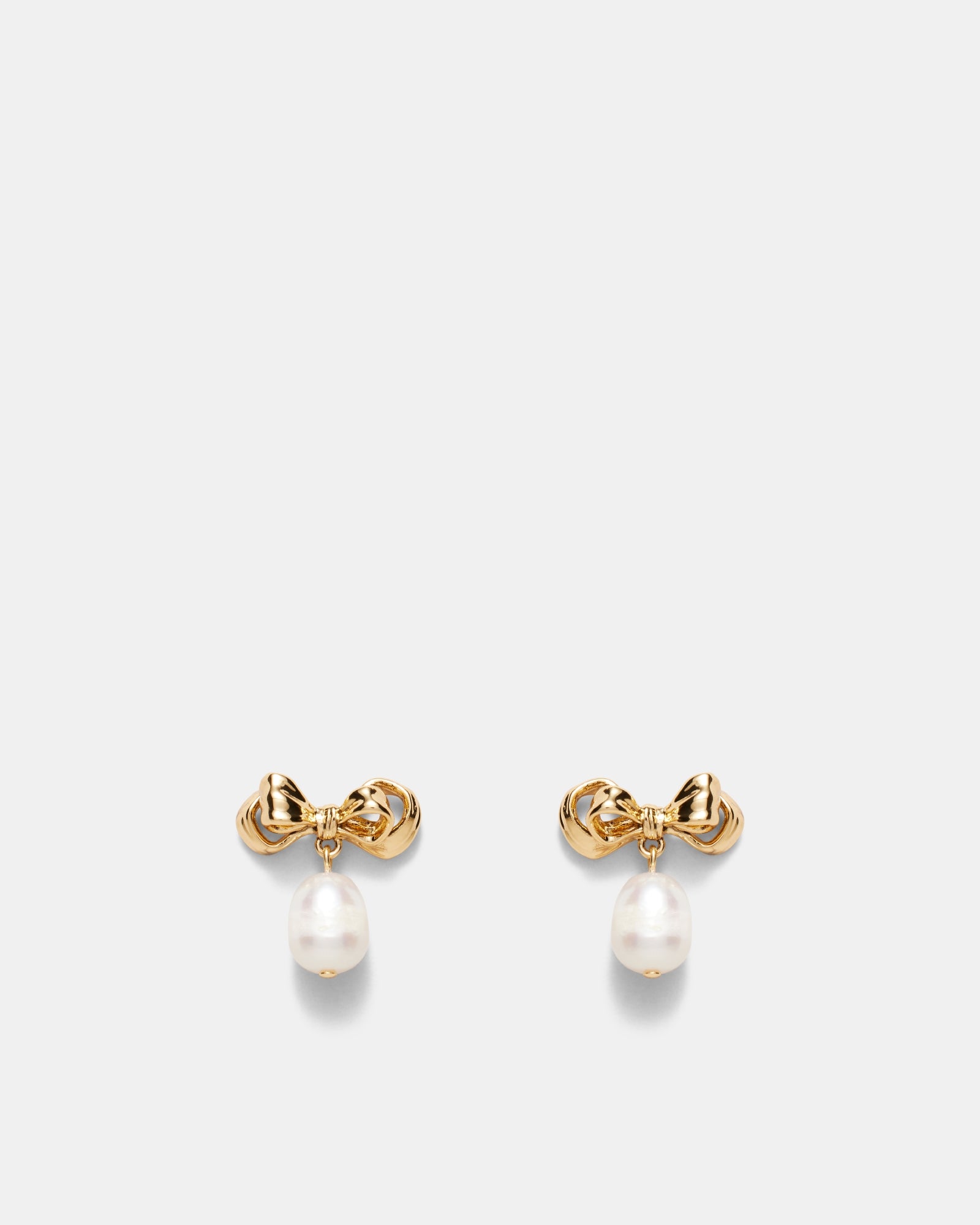 Darcys Bow Pearl Earrings - Gold