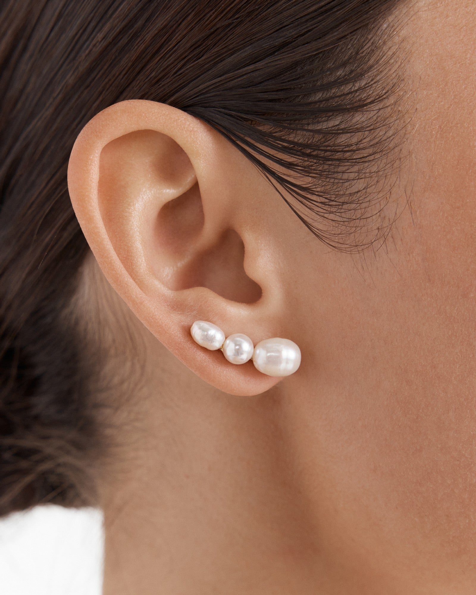 Mila Pearl Stud Earrings - Gold