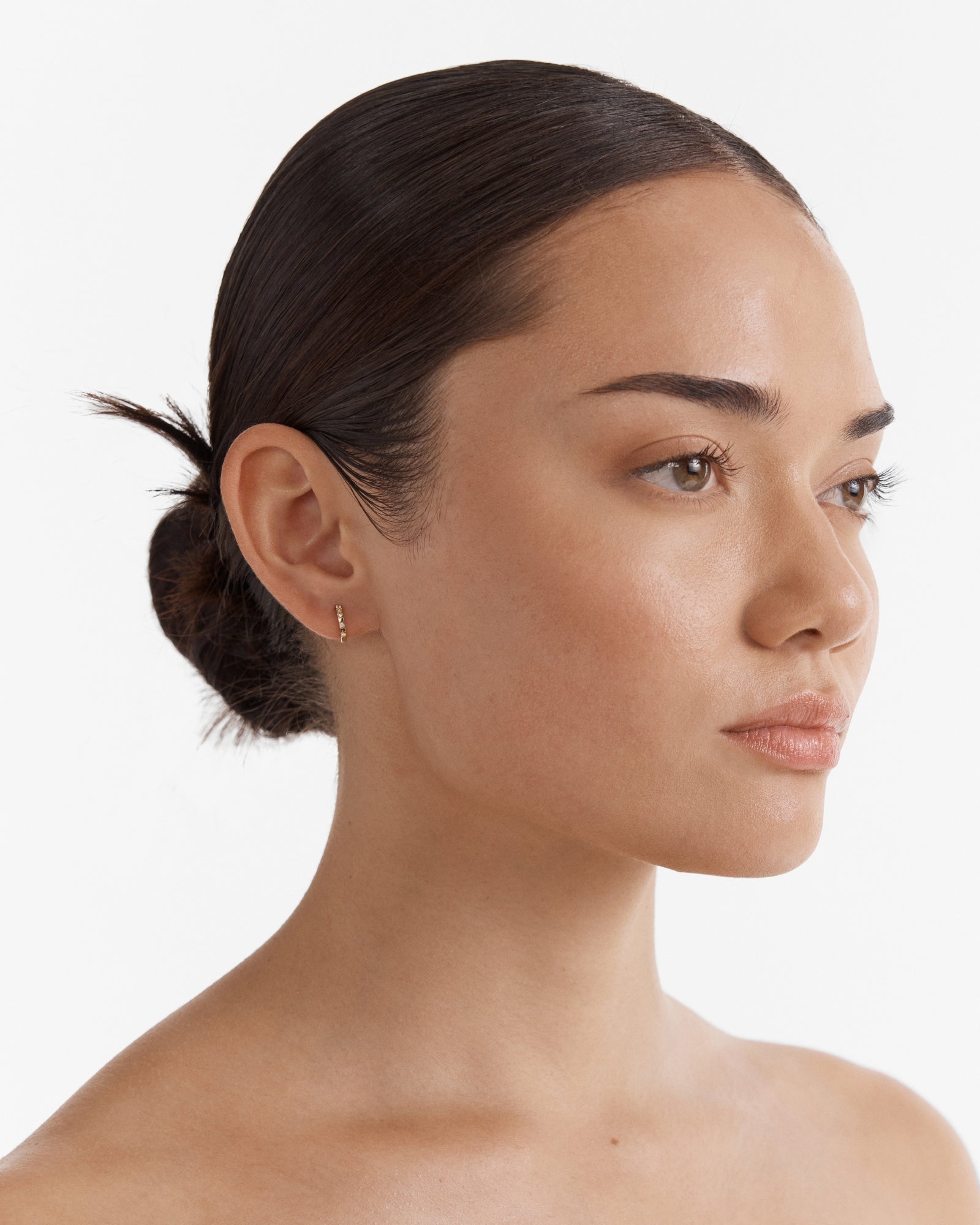 Vela Huggie Hoop Earrings - Gold