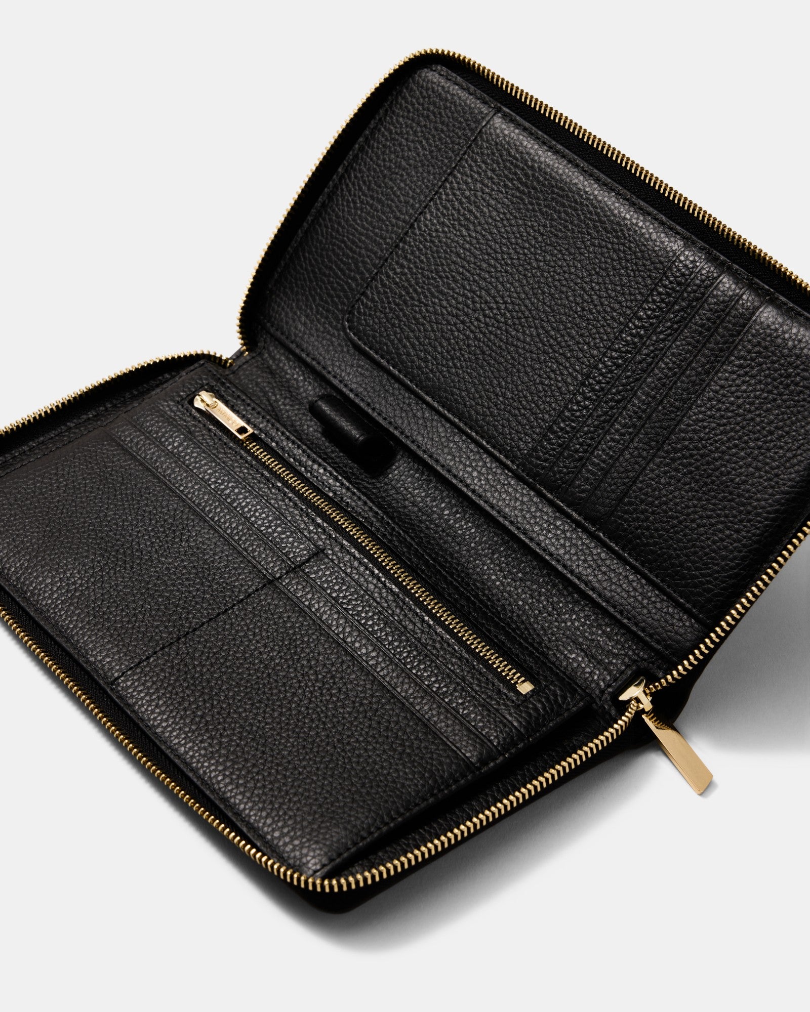 Drift Travel Wallet - Black