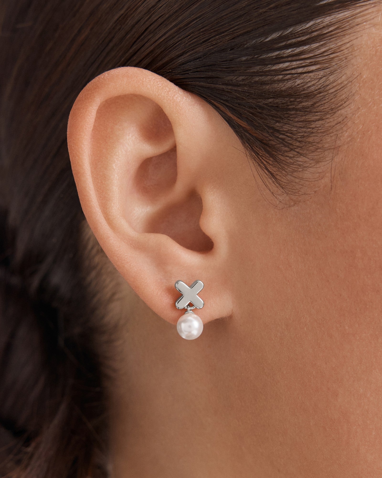 Essense Pearl Stud Earrings - Silver