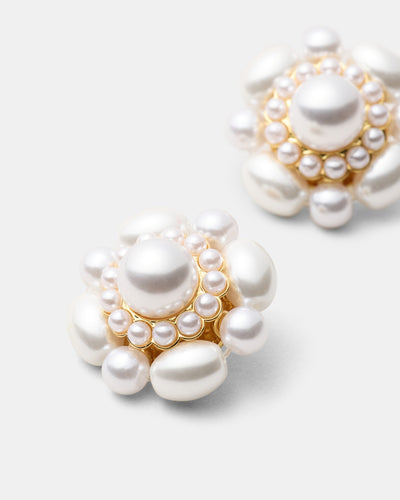 Romance Pearl Stud Earrings - Pearl