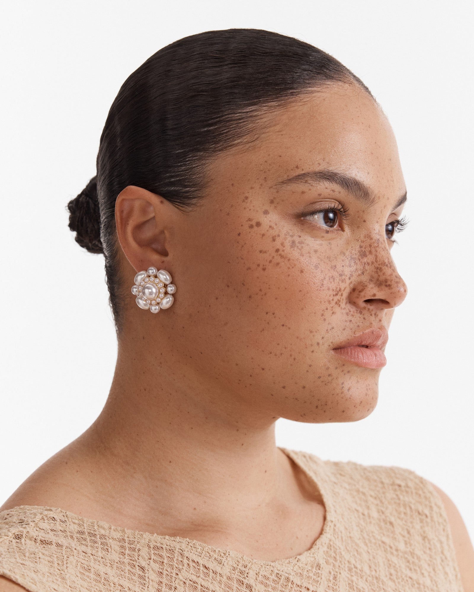 Romance Pearl Stud Earrings - Pearl