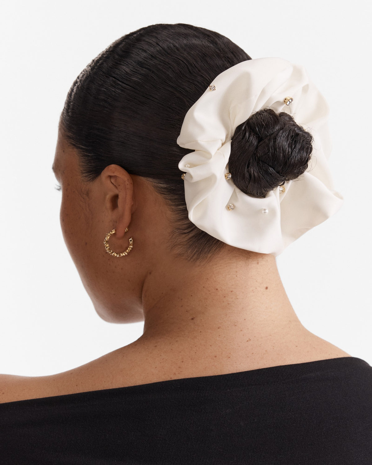 On Fleek Scrunchie - Cream