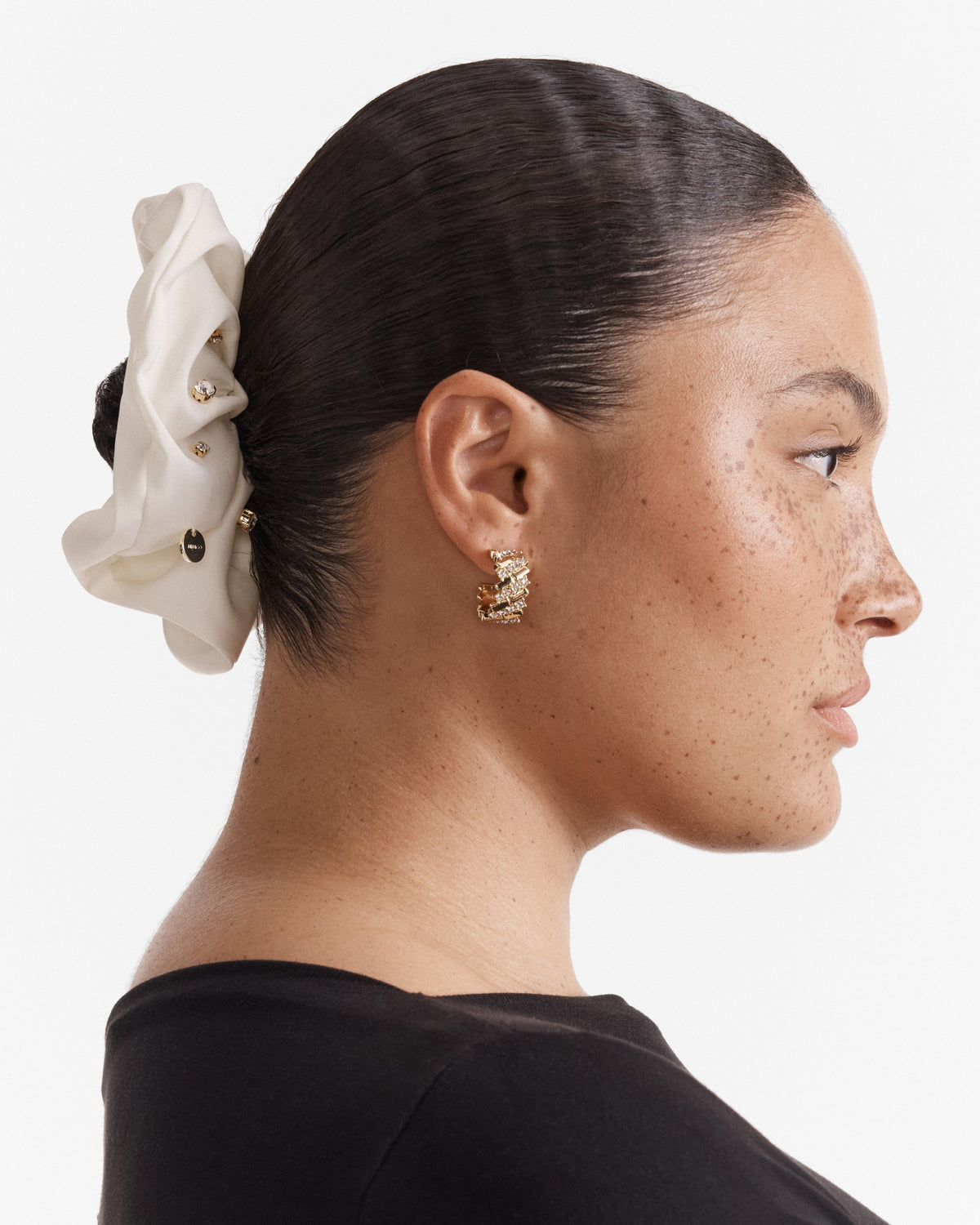 On Fleek Scrunchie - Cream