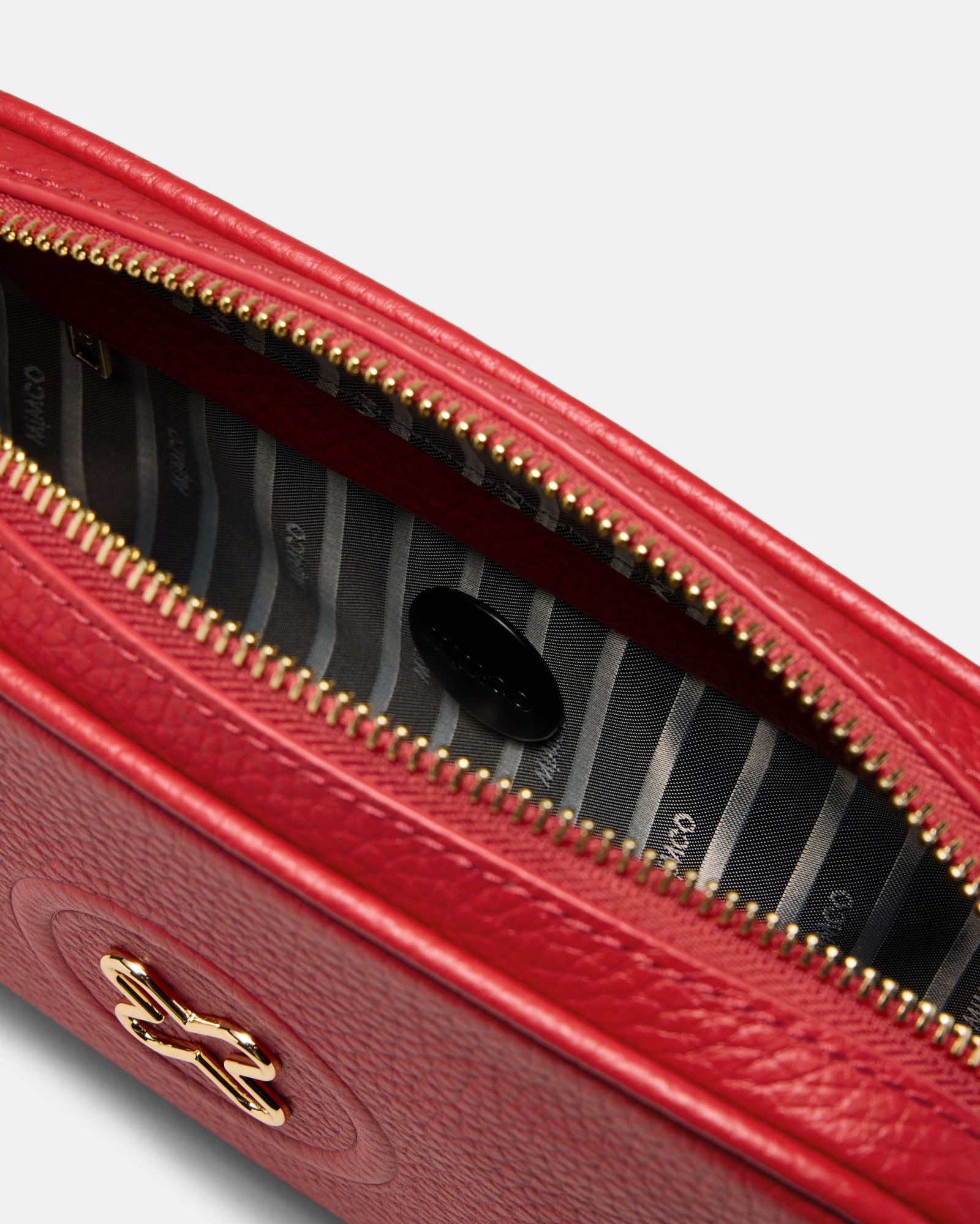 Bay Camera Pouch - Lipstick Red
