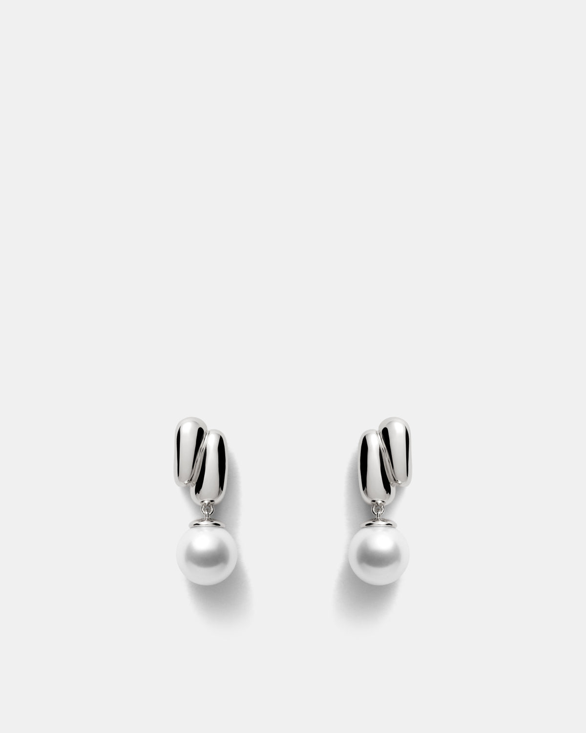 Classique Pearl Drop Earrings - Silver
