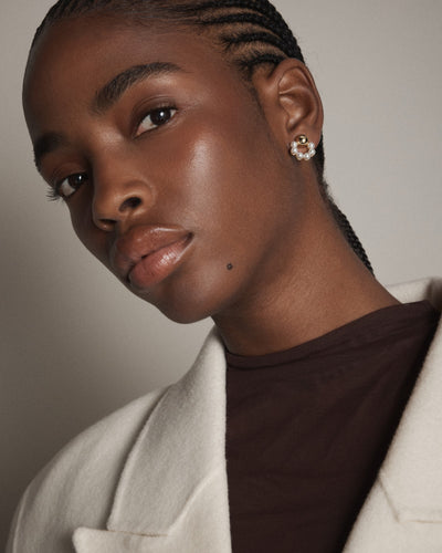 Luminous Aura Stud Earrings - Pearl