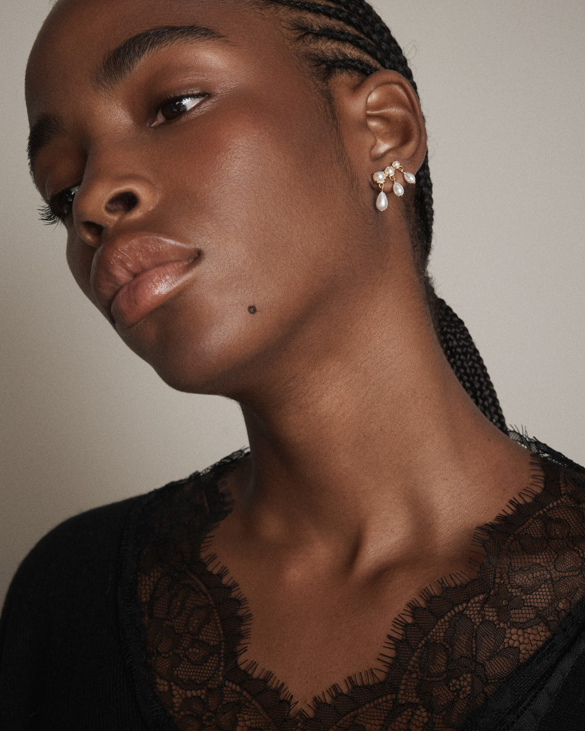 Crystalline Stud Earrings - Pearl