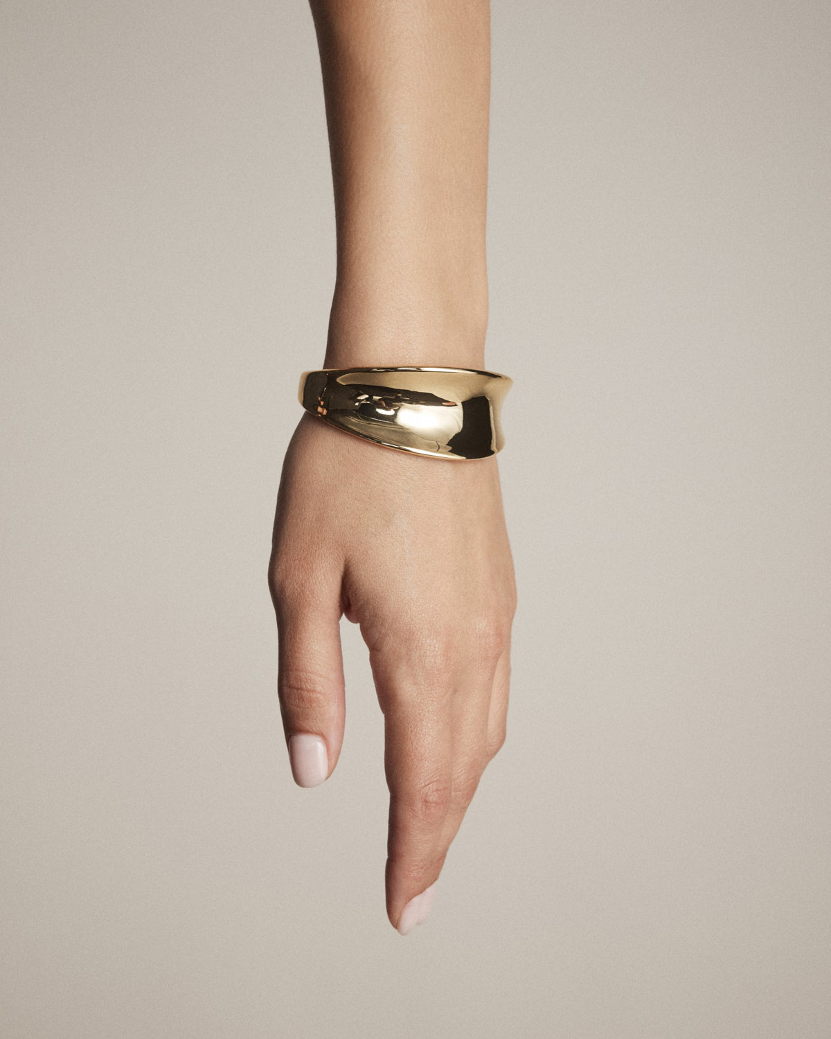 Illucesco Cuff Bracelet - Gold