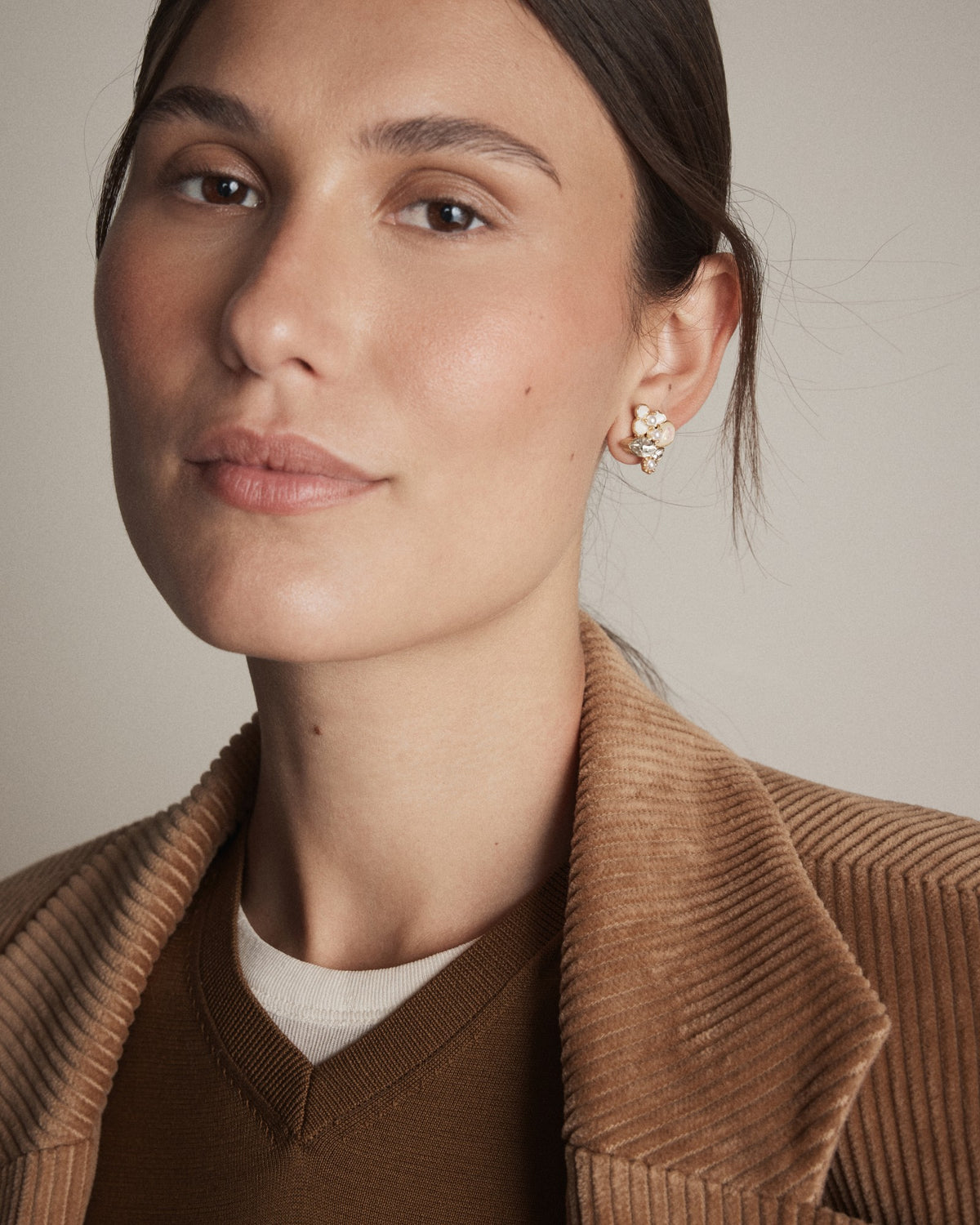 De Fleurs Stud Earrings - Pearl