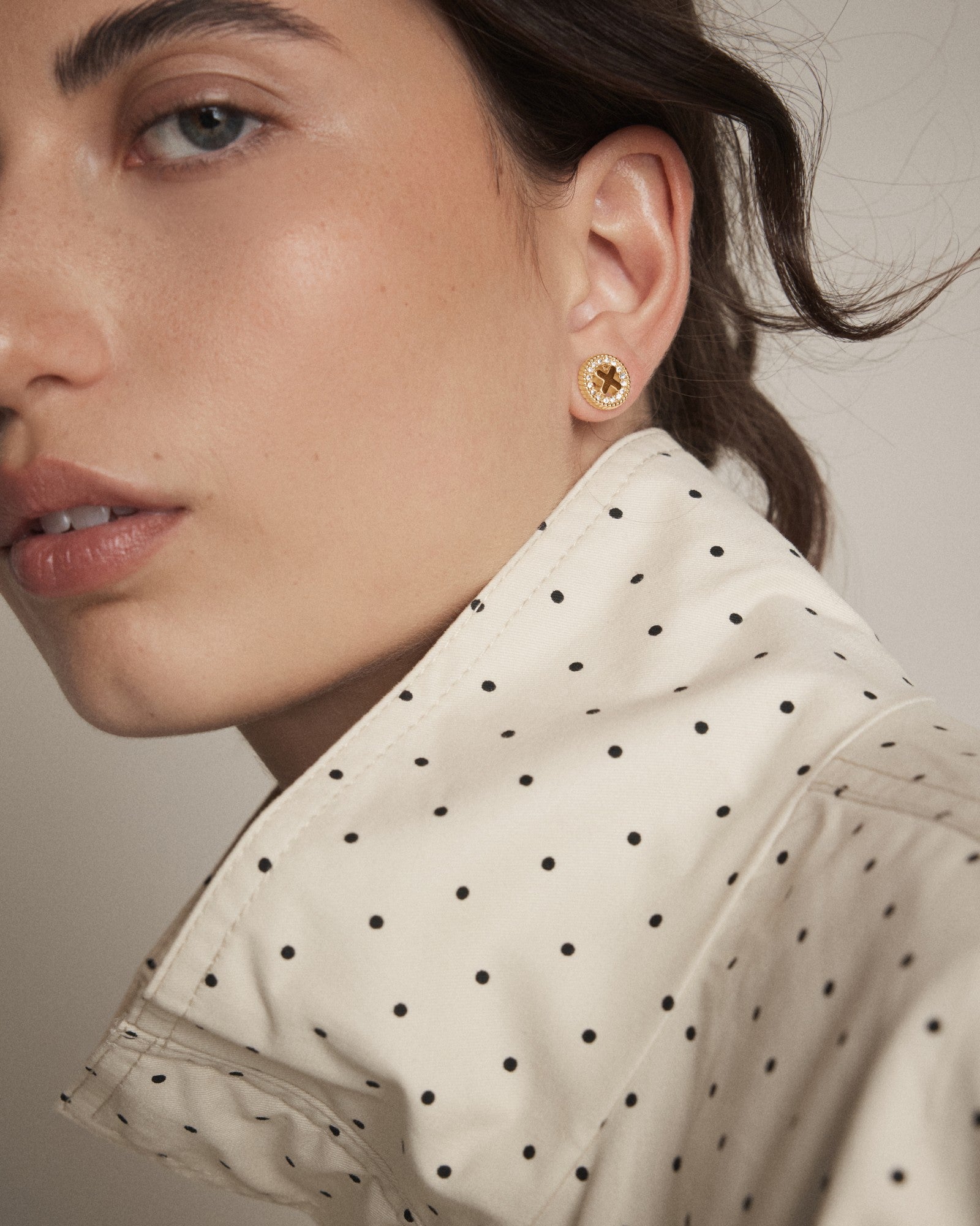 Amulet Stud Earrings - Gold