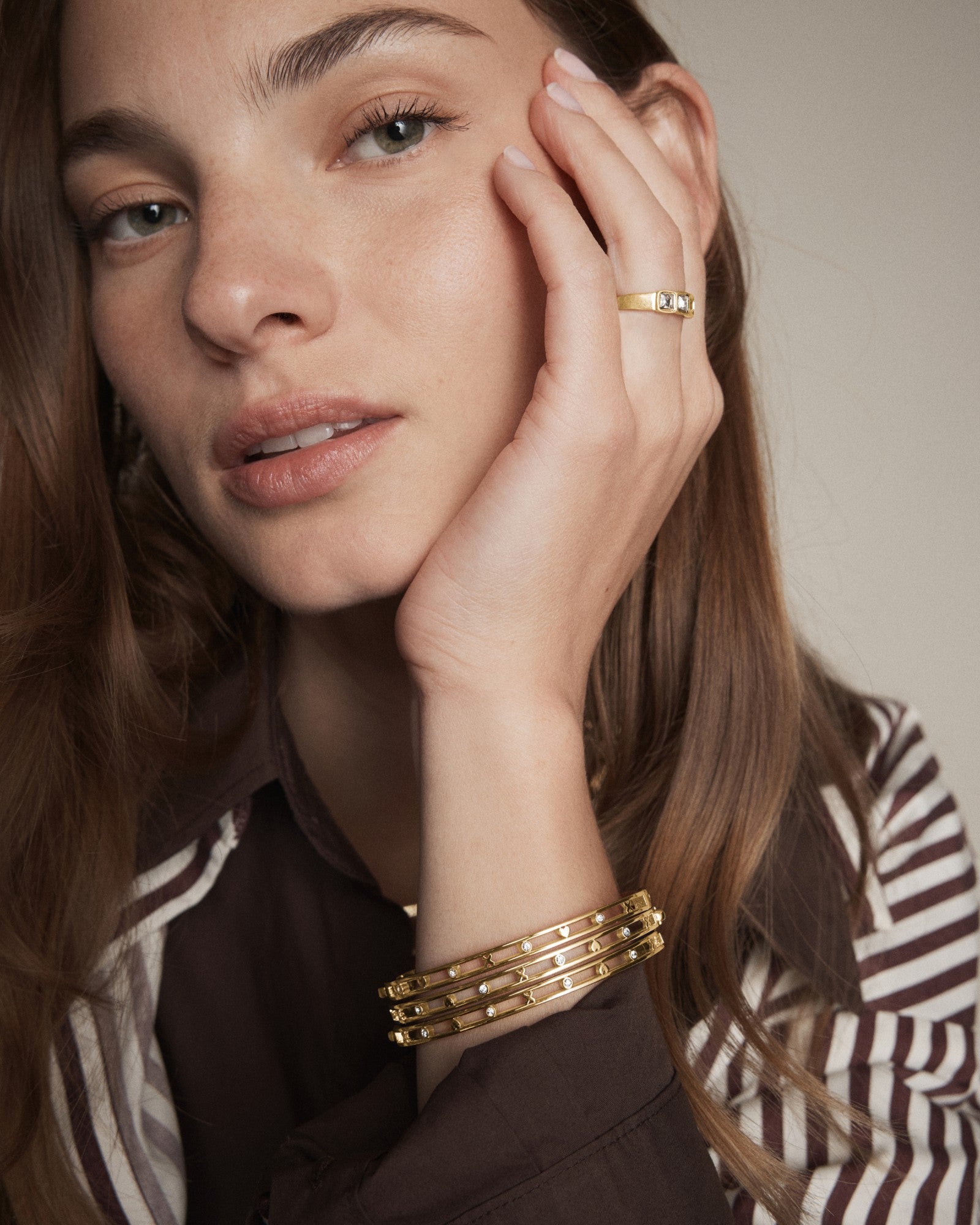 Amulet Bangle - Gold