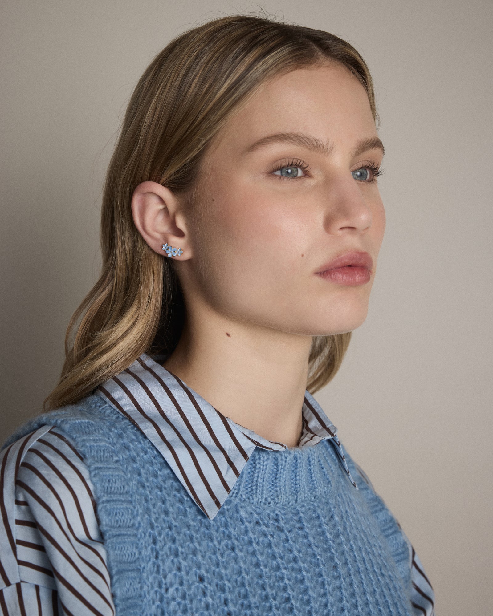 Garden Climber Stud Earrings - Cornflower Blue